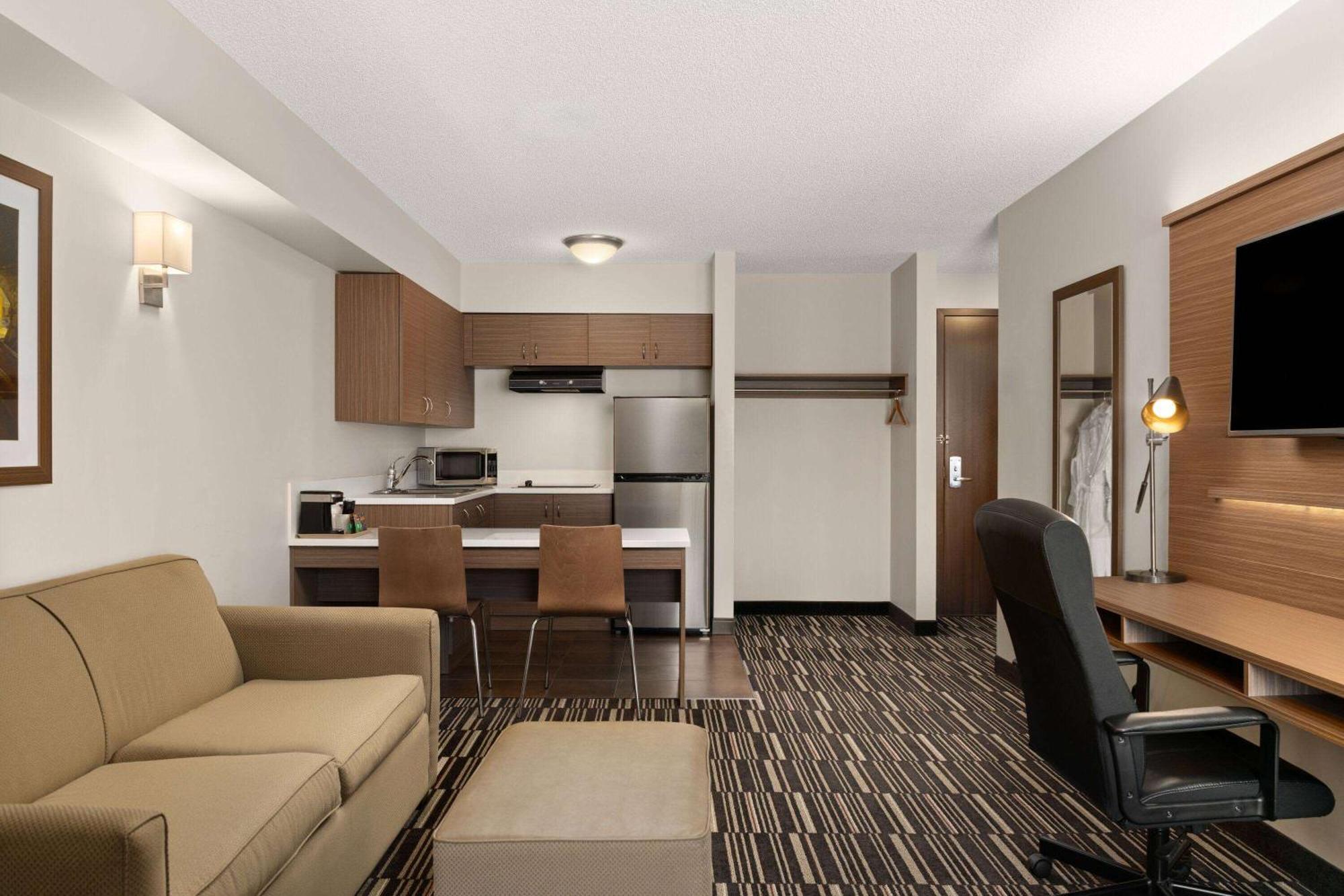 Microtel Inn & Suites By Wyndham Kirkland Lake Exterior photo
