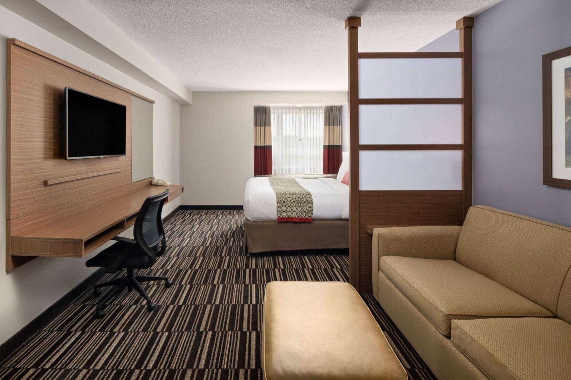 Microtel Inn & Suites By Wyndham Kirkland Lake Exterior photo