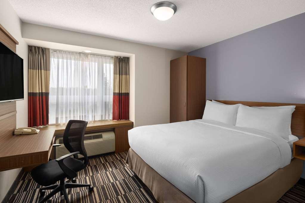 Microtel Inn & Suites By Wyndham Kirkland Lake Room photo