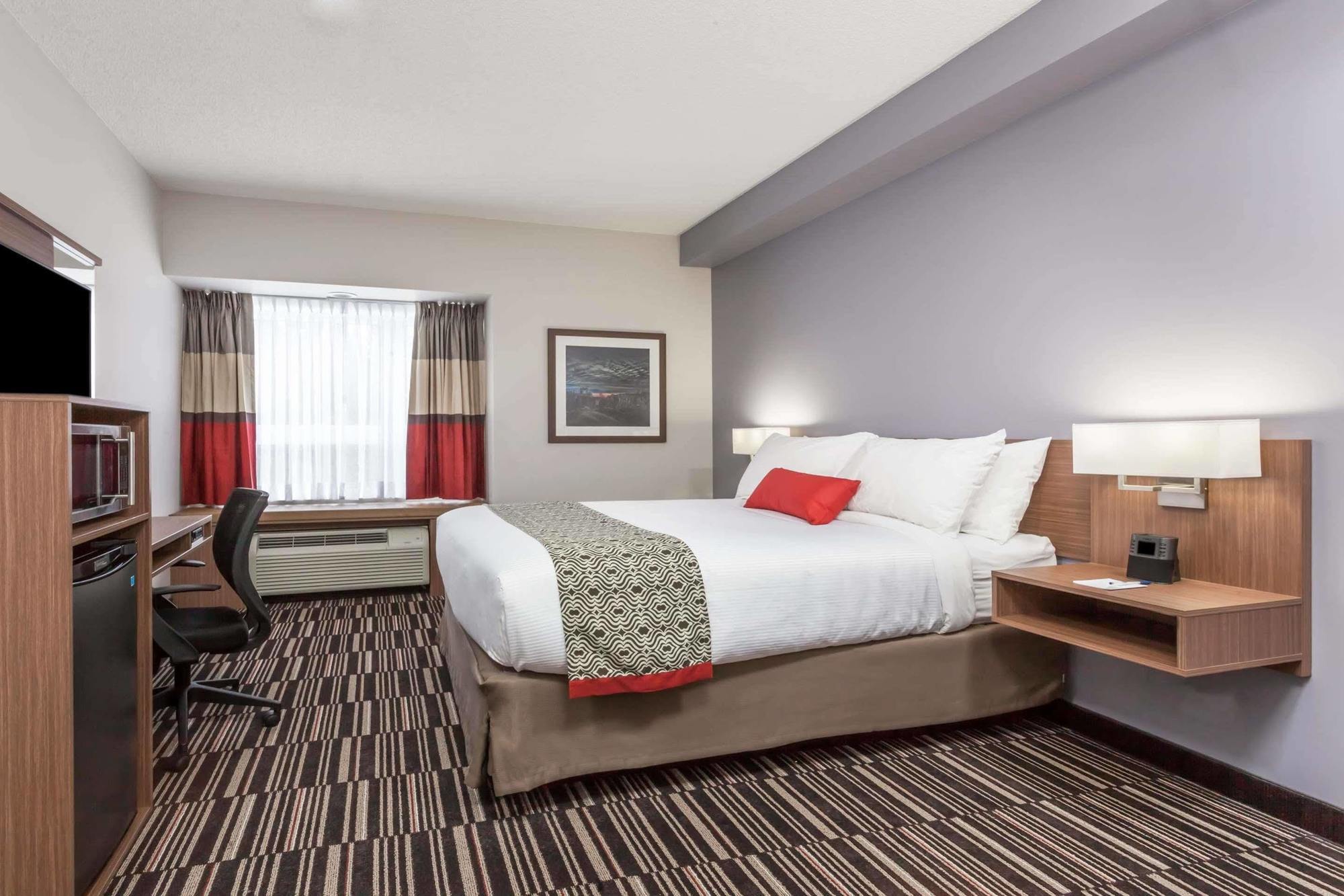 Microtel Inn & Suites By Wyndham Kirkland Lake Exterior photo